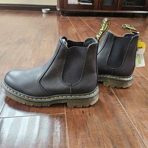 Women's Black Dr. Martens “AirWear” Chelsea Boots Size 9